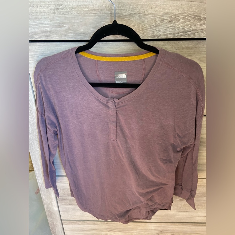The North Face Purple 3/4 Sleeve
Visit
Henley Top Womens Snap Closure. SIZE XS